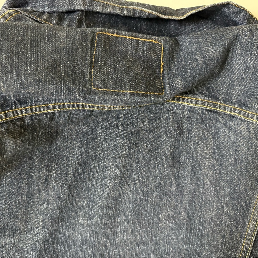 Levi's Blue Jean Jacket with Classic Design - Picture 5 of 5
